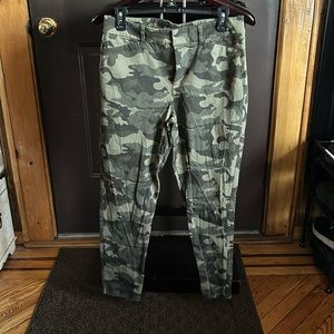 Old navy green army pants.